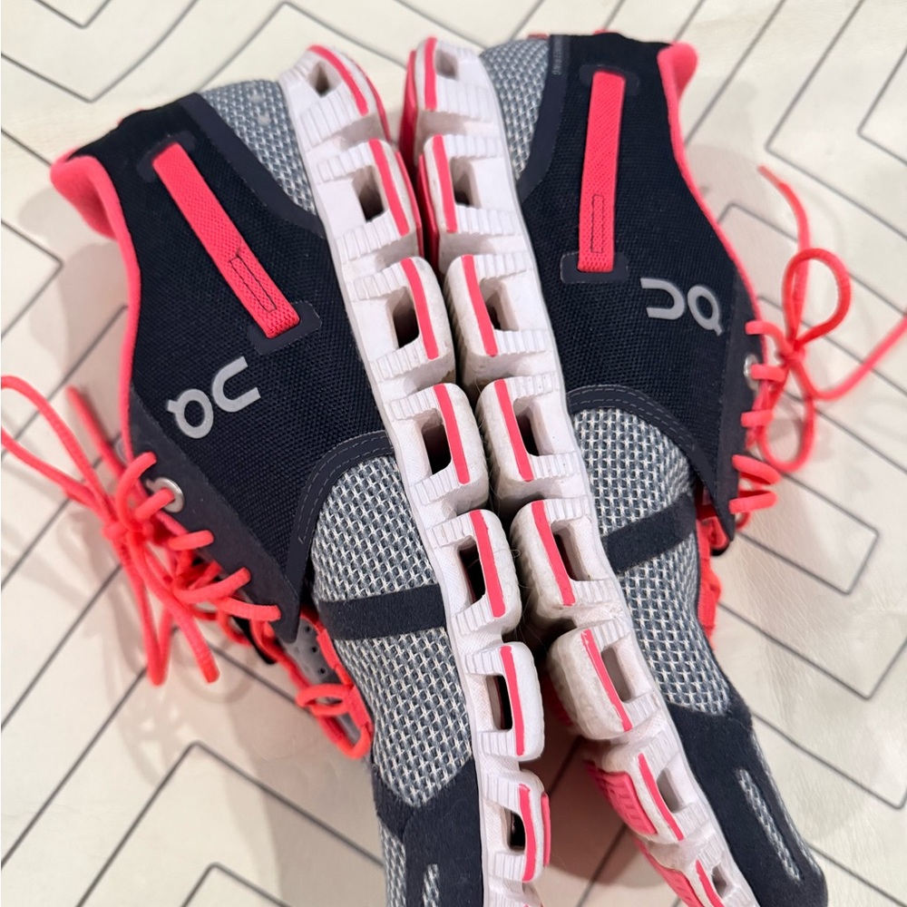 On Running Sneakers - Picture 8 of 16